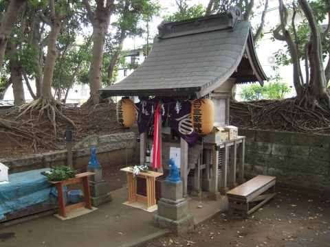 三峯神社（旧称　犬飼神社）